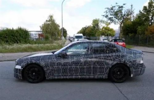 搭载3.0T发动机 全新宝马M3实车曝光