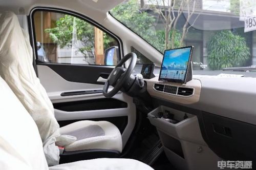 7方价格8方配置 场地试驾全新长安跨越星光