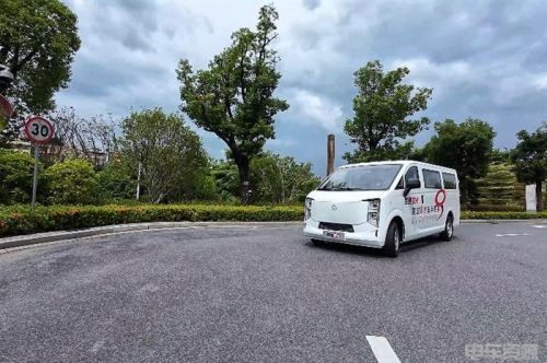 7方价格8方配置 场地试驾全新长安跨越星光