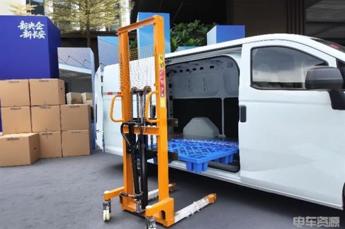 7方价格8方配置 场地试驾全新长安跨越星光