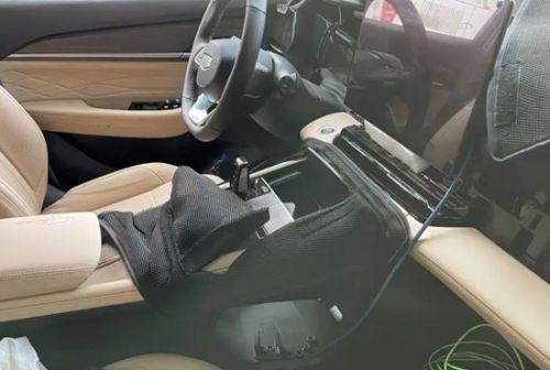 内饰设计调整 新款吉利星越L谍照曝光