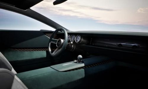 马自达发布一款设计流畅的轿车概念车