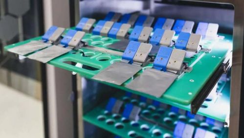 这款微型超级电容器或成混合动力汽车的未来