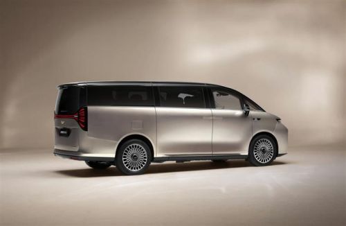 吉利银河首款豪华旗舰MPV银河V900官图首曝 重构高端MPV市场格局