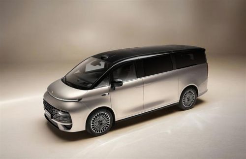 吉利银河首款豪华旗舰MPV银河V900官图首曝 重构高端MPV市场格局