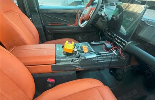 采用家族式设计 捷途纵横F700内饰谍照曝光