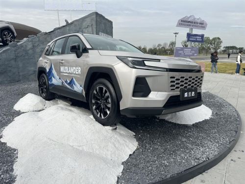 丰田首款域控燃油SUV 全新换代威兰达上市 超配换购价15.98万起