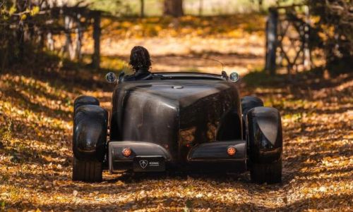 这款经典复刻改装车，是对埃德塞尔·福特1934年敞篷跑车的酷炫现代演绎。