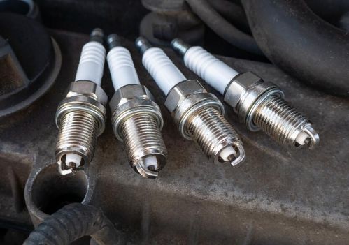 汽车保养关键项：火花塞更换的必要性与正确时机