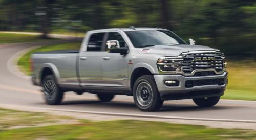 因安全气囊相关故障，道奇公羊召回52,565辆重型皮卡