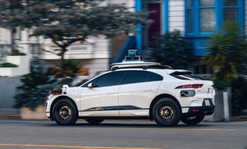 旧金山停电期间，Waymo自动驾驶出租车成了道路障碍物