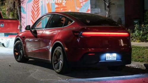 特斯拉在奥斯汀推出无安全员无人驾驶出租车服务