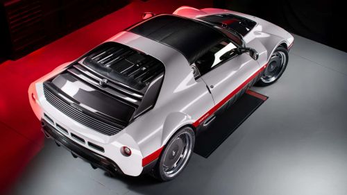 博通全新V6复古跑车登场 配备经典弹出式大灯