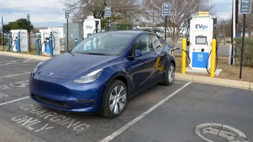 美国头部电动车充电网络巨头大举押注北美充电标准(NACS)