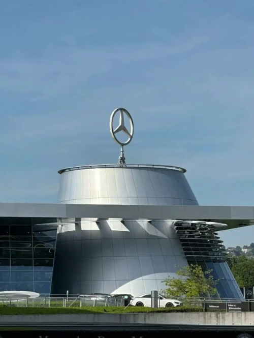 奔驰总部“被要求迁往美国”遭拒