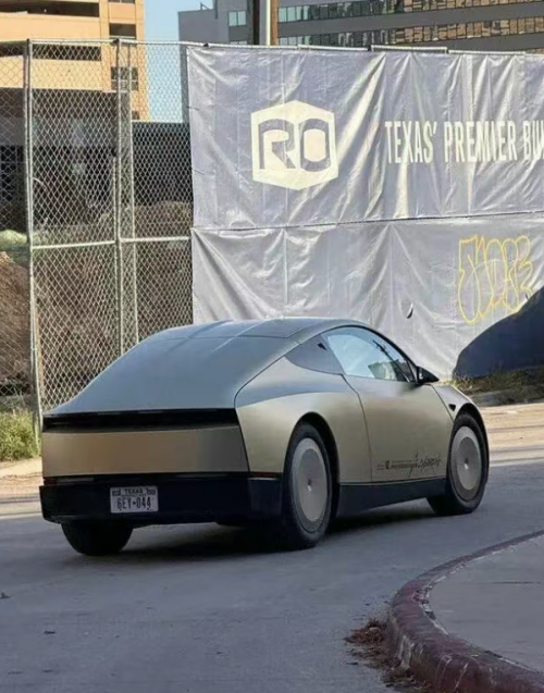 特斯拉Robotaxi事故率为人类9倍