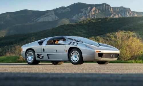 这款搭载梅赛德斯V8发动机、造型狂野的80年代德国小众超跑，现正式挂牌拍卖