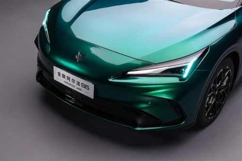 智驾小蓝灯暗藏玄机！极狐全新阿尔法S5官图发布，3月1日开启预售