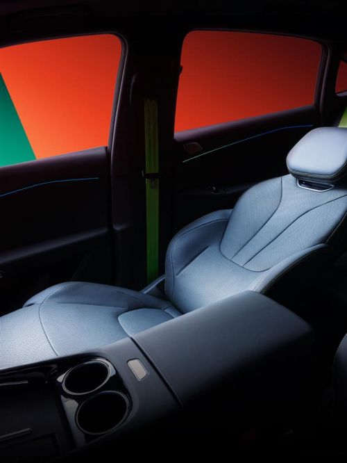 智驾小蓝灯暗藏玄机！极狐全新阿尔法S5官图发布，3月1日开启预售