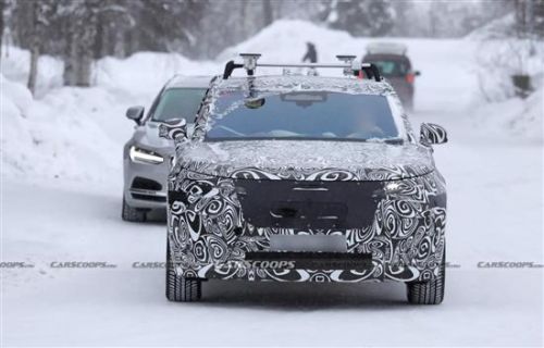 轿跑SUV式设计 全新路虎揽胜星脉谍照曝光