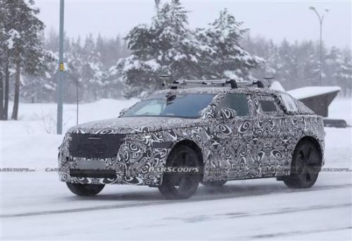 轿跑SUV式设计 全新路虎揽胜星脉谍照曝光