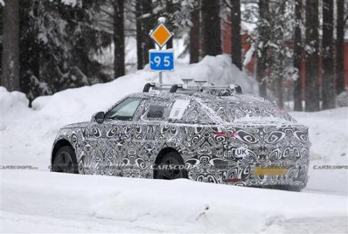 轿跑SUV式设计 全新路虎揽胜星脉谍照曝光