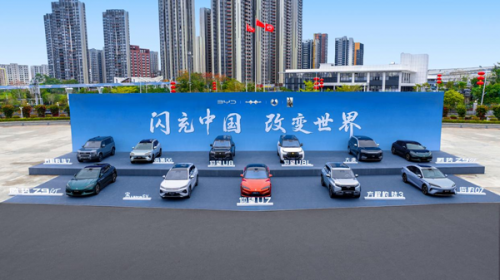 王传福再出“王炸”！刀片电池“边闪充边针刺”都不着火？