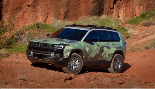 吉普发布切诺基Trailhawk概念版预告，极致硬派侦察者车型亮相