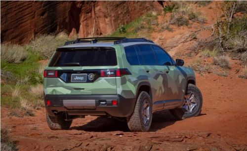 吉普发布切诺基Trailhawk概念版预告，极致硬派侦察者车型亮相