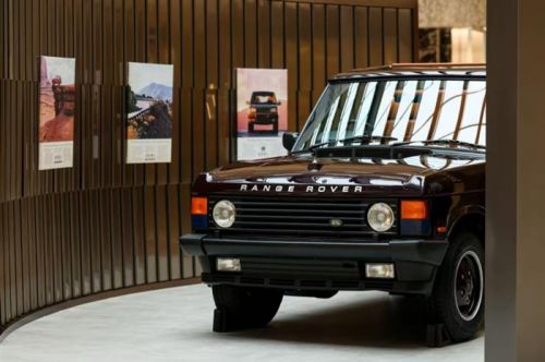 56年来，揽胜一直在回答同一个问题：什么是豪华SUV