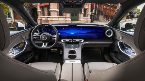 奔驰纯电C级正式发布：“行驶质感媲美S级”