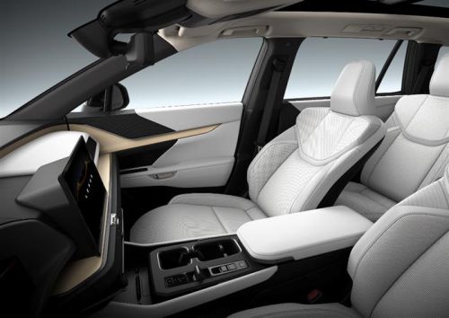 LEXUS雷克萨斯全新纯电三排座SUV TZ全球首发