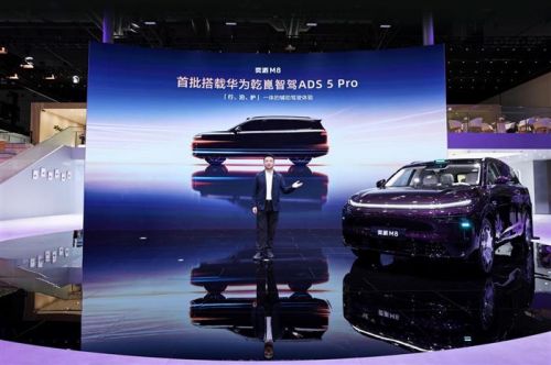25万拿下华为乾崑“六件套”，这台大六座要掀桌子？