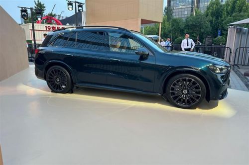 全新梅赛德斯-奔驰纯电GLC鎏金版上市售33.98万起 晖银版/星铂版预同步预售