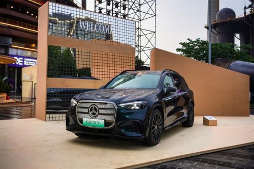 全新梅赛德斯-奔驰纯电GLC鎏金版上市售33.98万起 晖银版/星铂版预同步预售