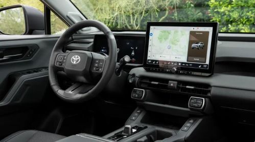 丰田取消了RAV4实体按键,如今或将恢复配备
